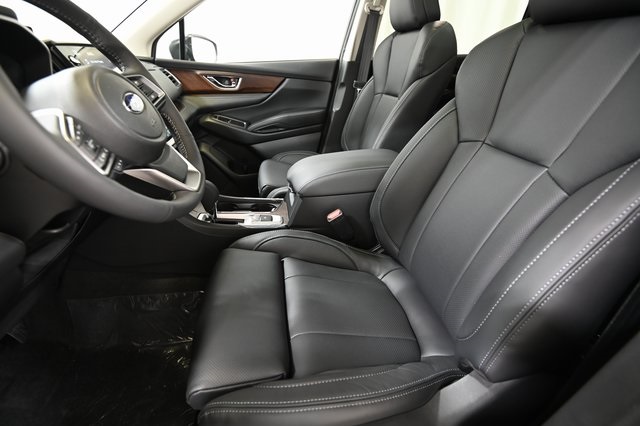 2025 Subaru Ascent Touring photo 7