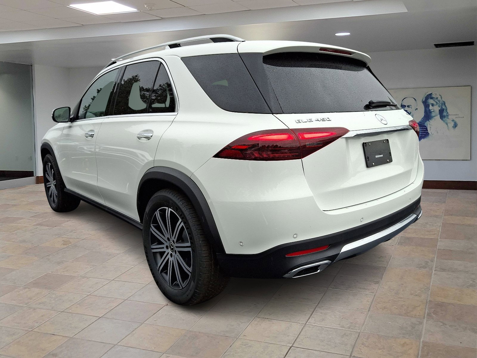 2025 Mercedes Benz GLE 450 4MATIC photo 3