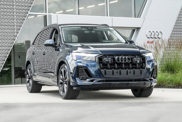 2025 Audi Q7 Premium Plus