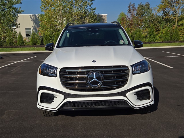 2025 Mercedes Benz GLS 450 4MATIC photo 3