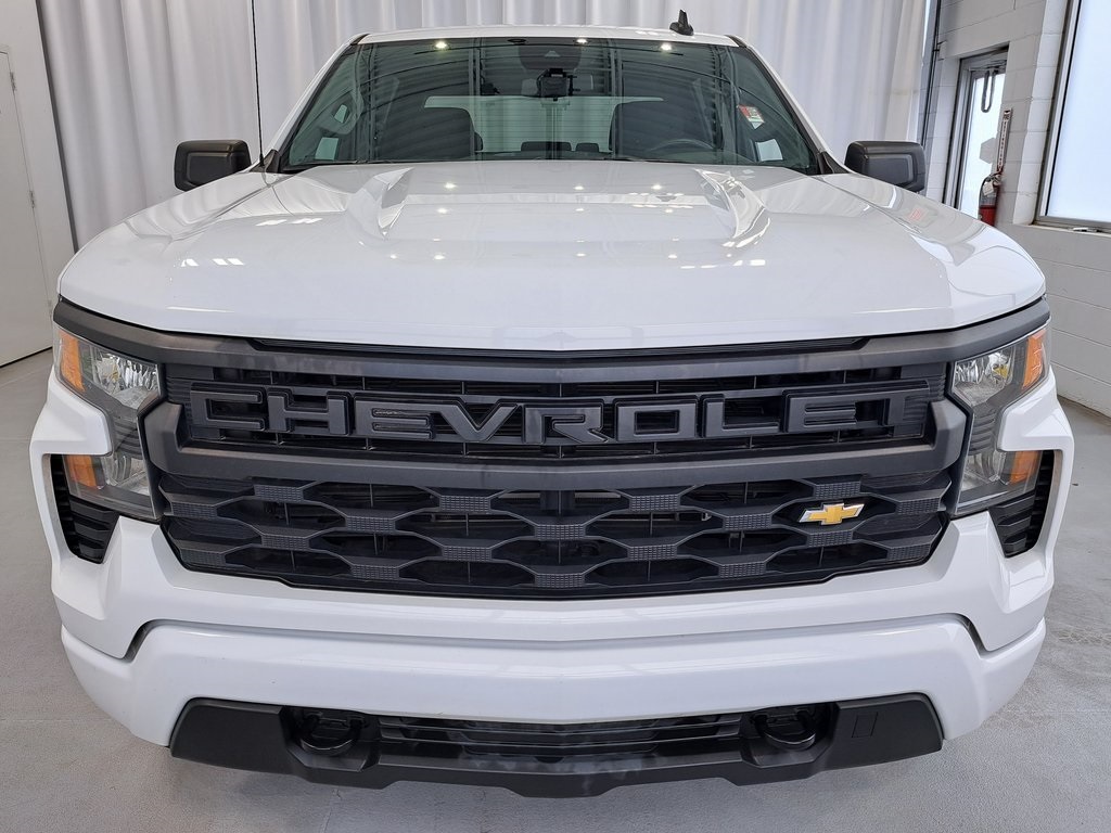 2022 Chevrolet Silverado 1500 Custom photo 3