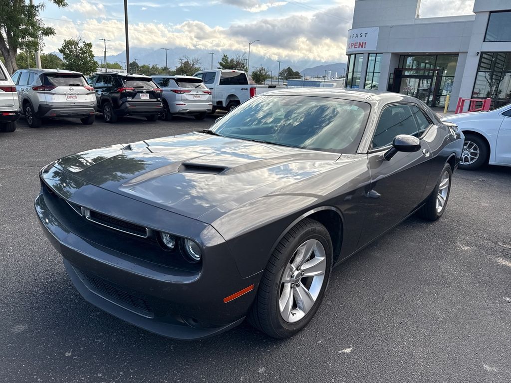 2023 Dodge Challenger SXT photo 2
