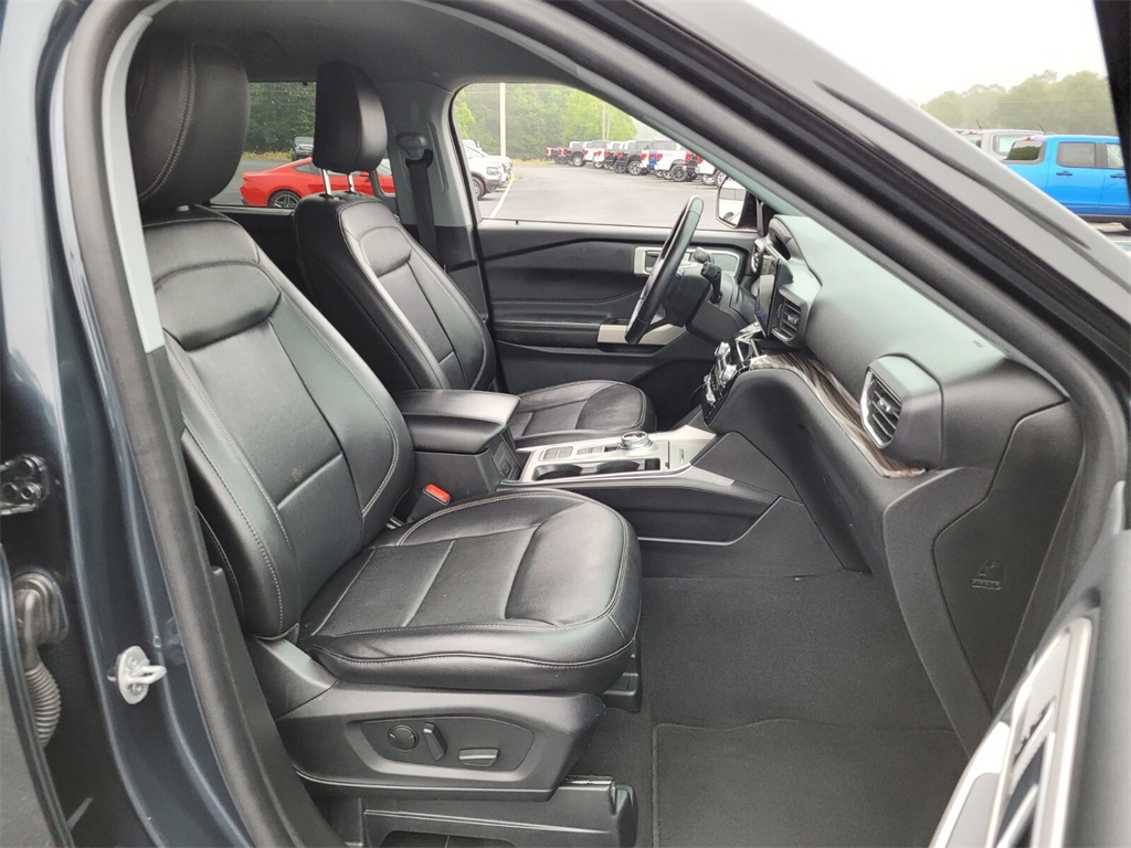 2023 Ford Explorer Limited photo 13