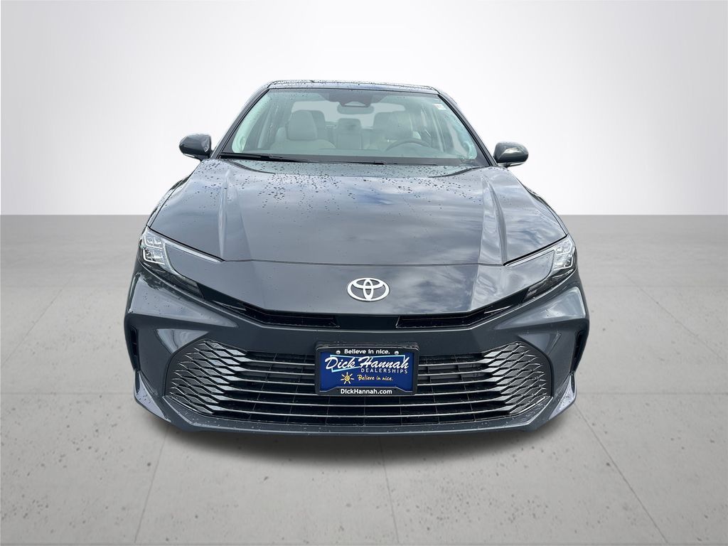2025 Toyota Camry XLE photo 3