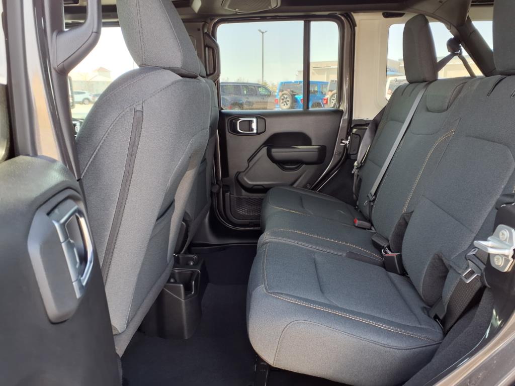 2025 Jeep Wrangler Sport S photo 4