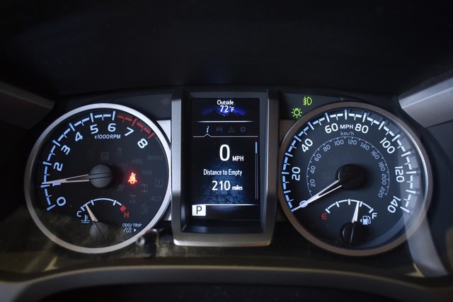 2022 Toyota Tacoma SR5 photo 21
