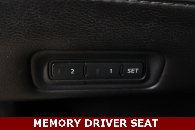 2014 Nissan Pathfinder SL photo 14