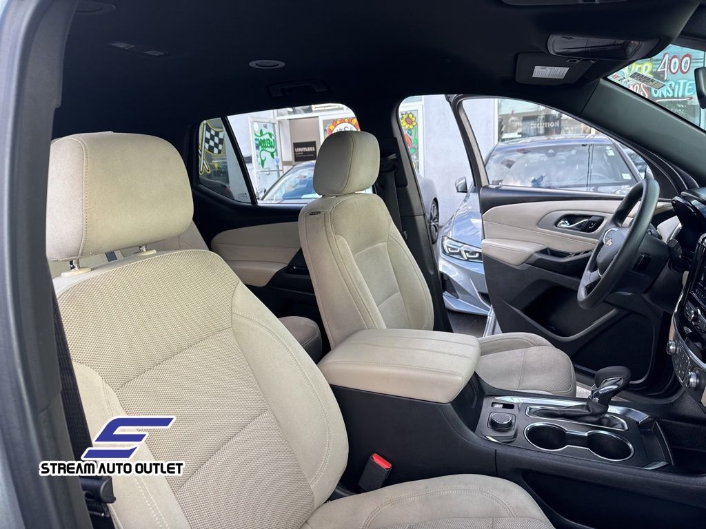 2023 Chevrolet Traverse LS photo 34