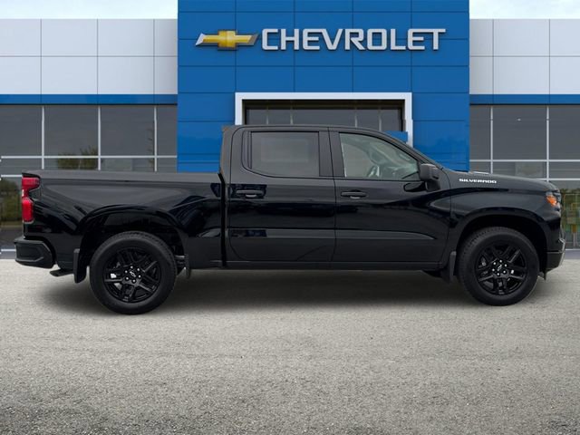 2026 Chevrolet Silverado Custom photo 3