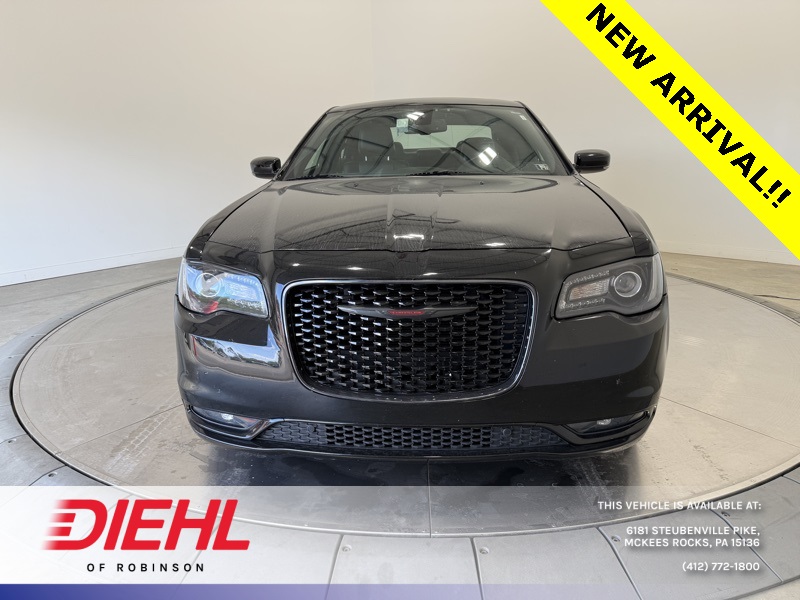 2022 Chrysler 300 S photo 2
