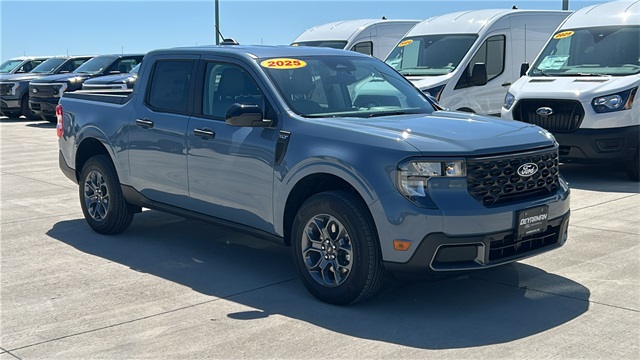 2025 Ford Maverick XLT's photo
