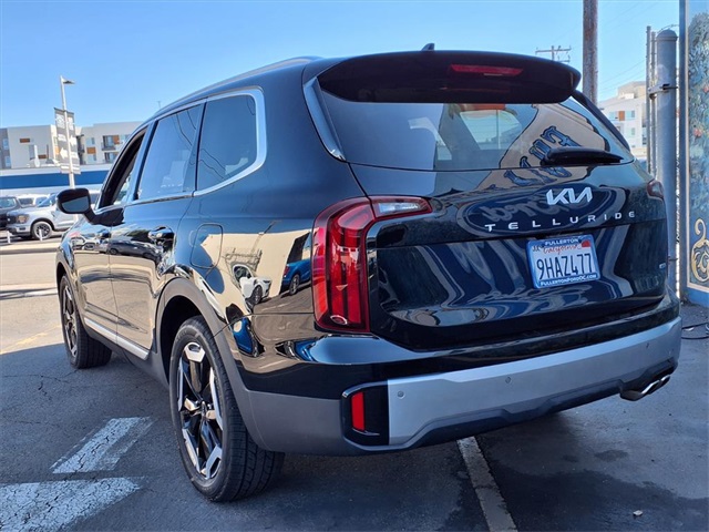 2023 Kia Telluride S photo 3