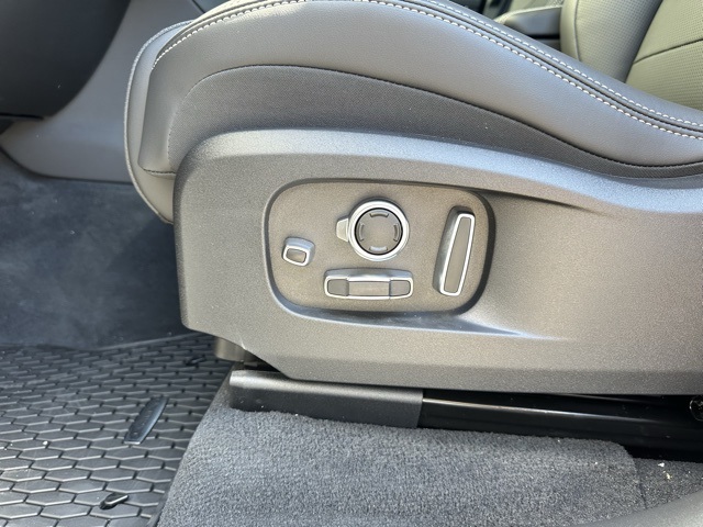 2026 Jaguar F-PACE P250 R-Dynamic S photo 34