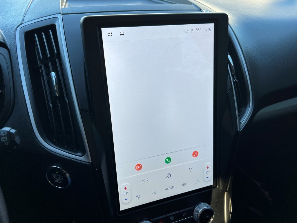 2024 Ford Edge SEL photo 3