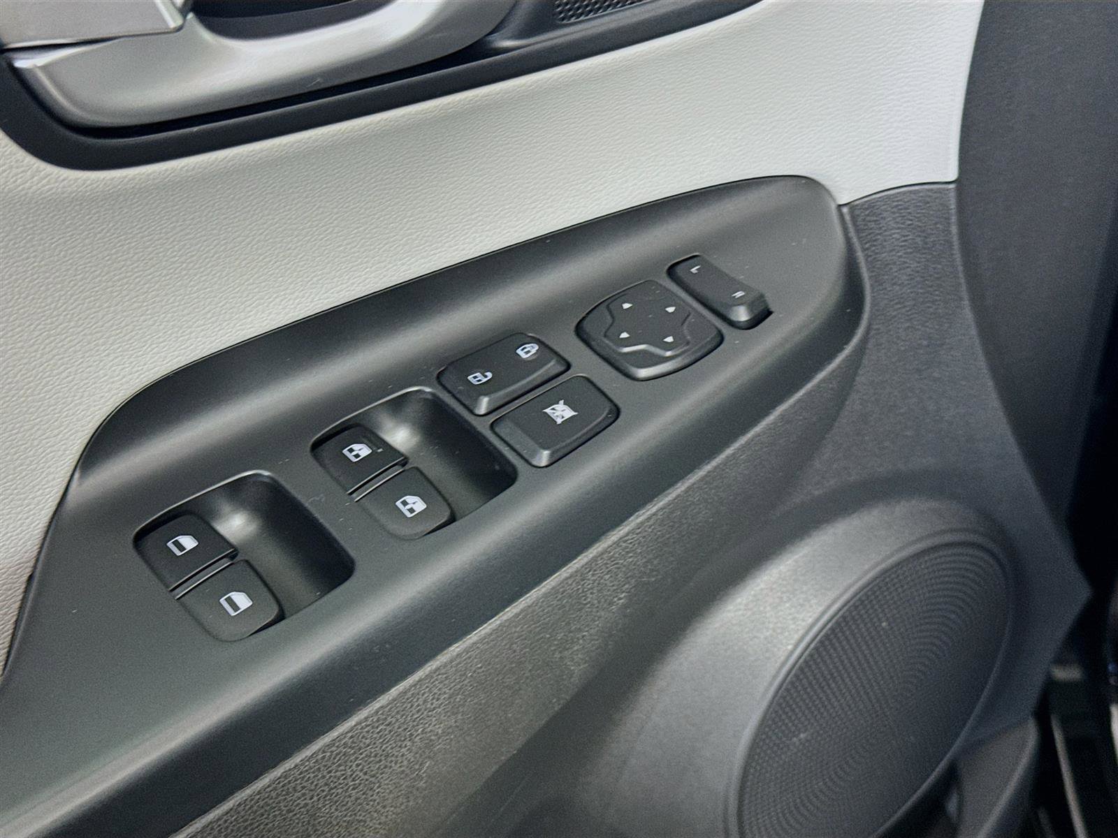 2023 Hyundai Kona SEL photo 17