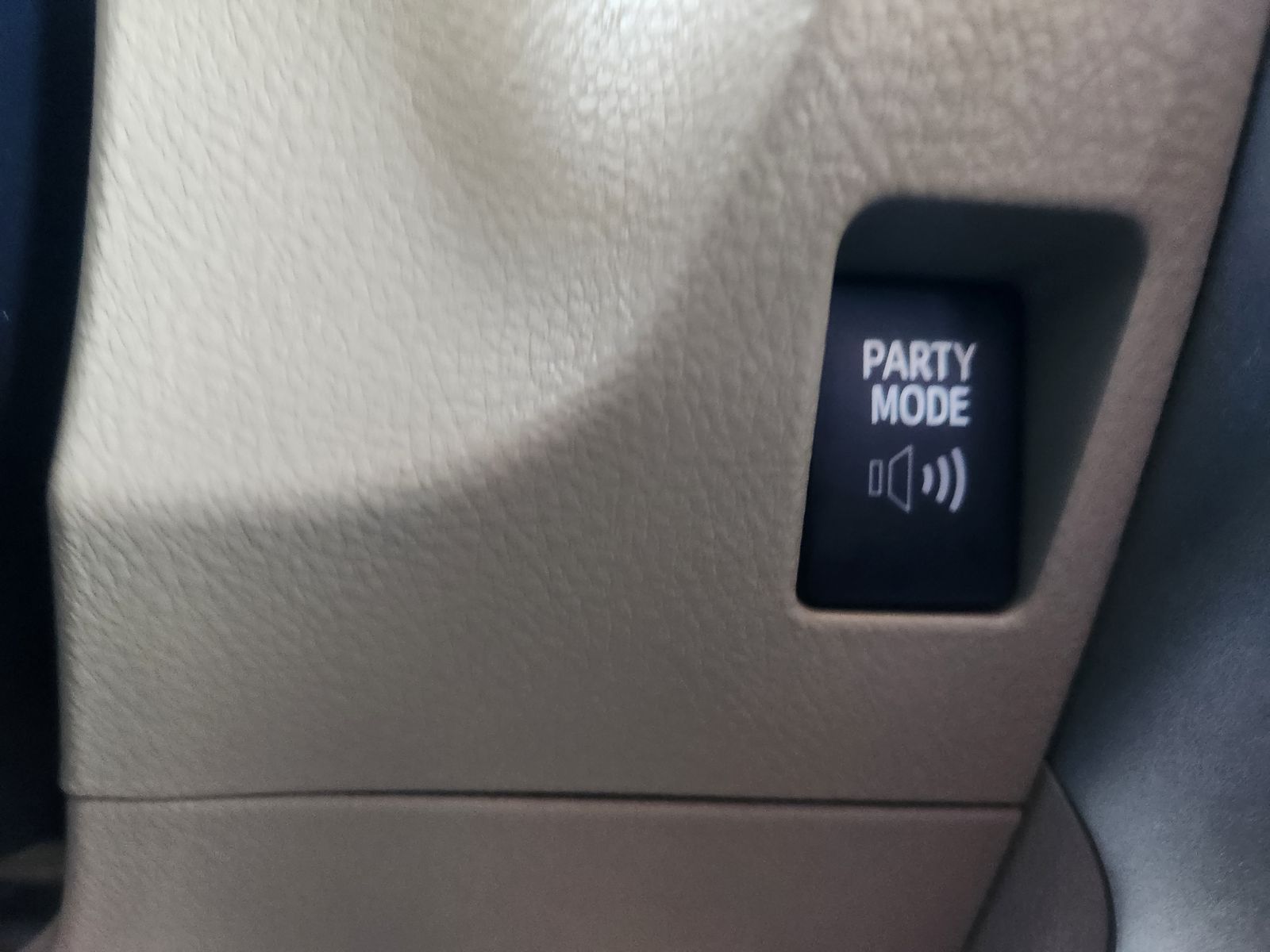 2013 Toyota 4Runner SR5 photo 21