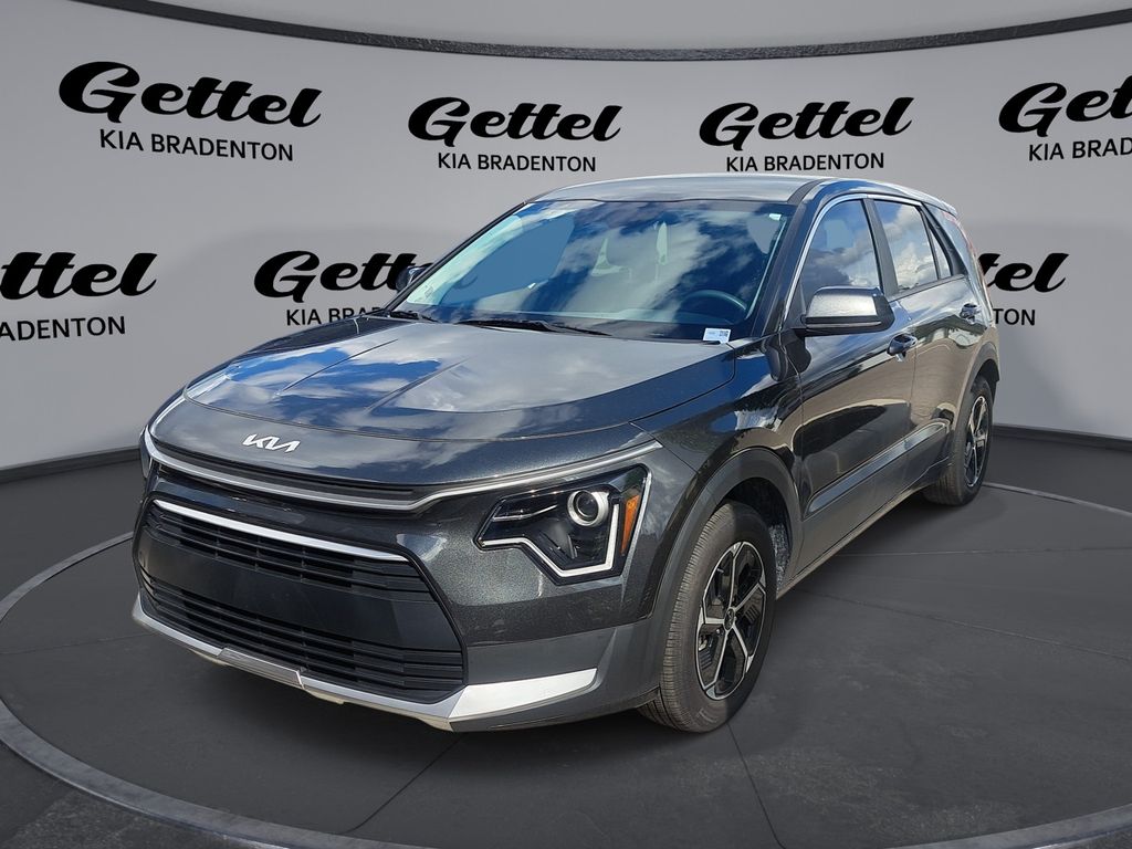 2025 Kia Niro LX's photo