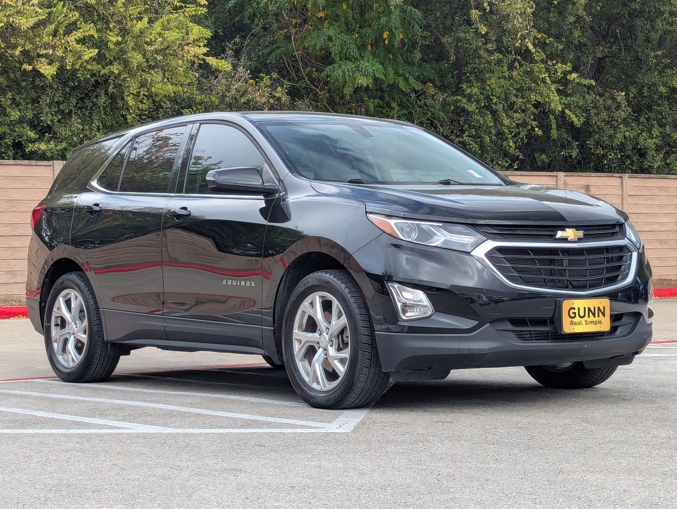 Used 2018 Chevrolet Equinox LT with VIN 2GNAXKEX2J6242435 for sale in Selma, TX