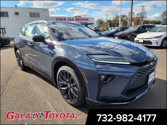 2025 Toyota Crown Signia Limited's photo