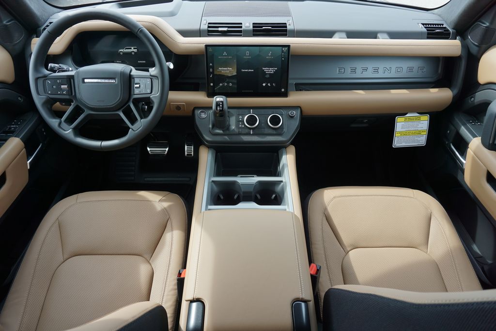 2025 Land Rover Defender 130 V8 photo 9