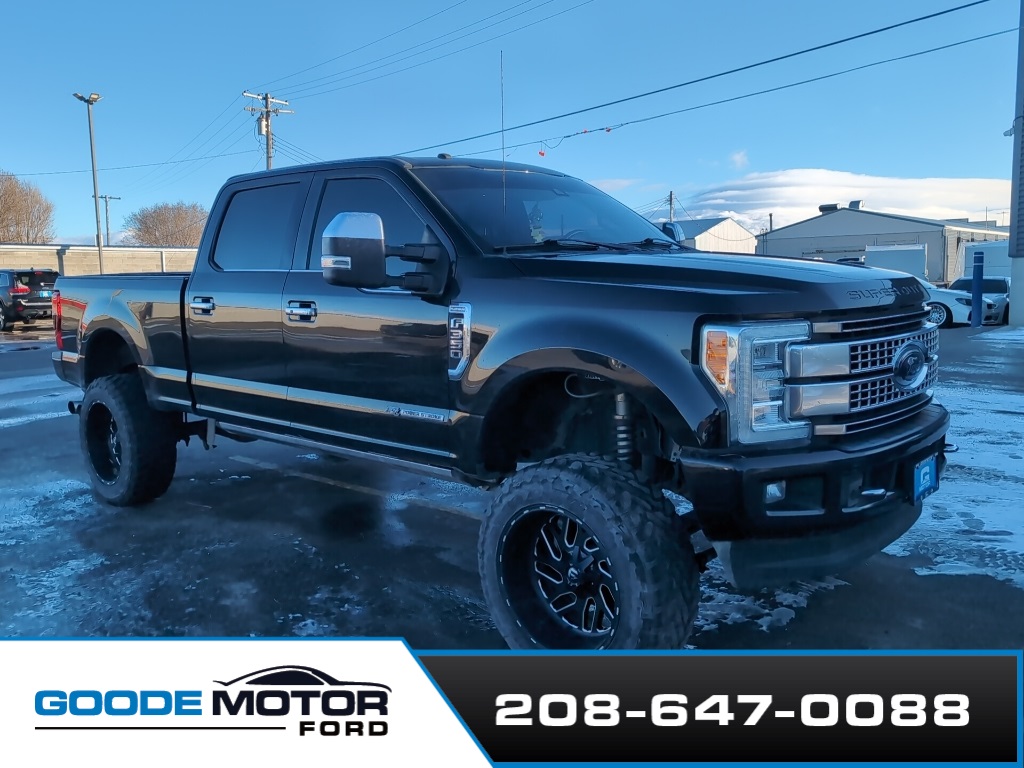 2017 Ford F-350 Super Duty Platinum's photo