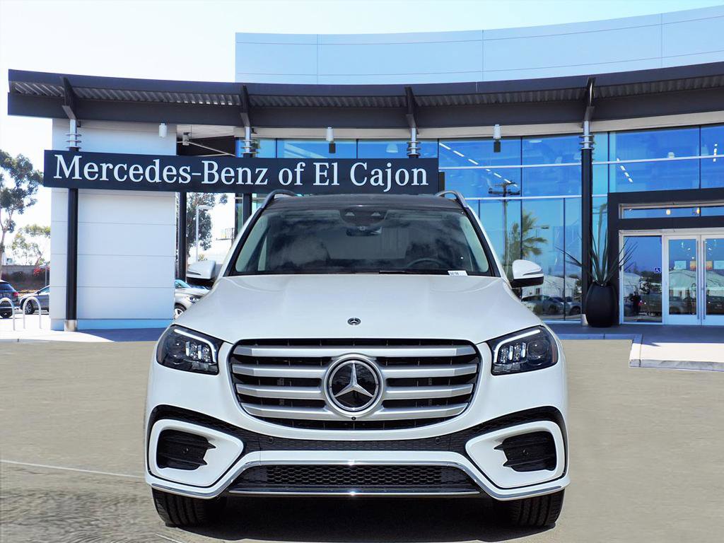2026 Mercedes Benz GLS 450 4MATIC photo 2
