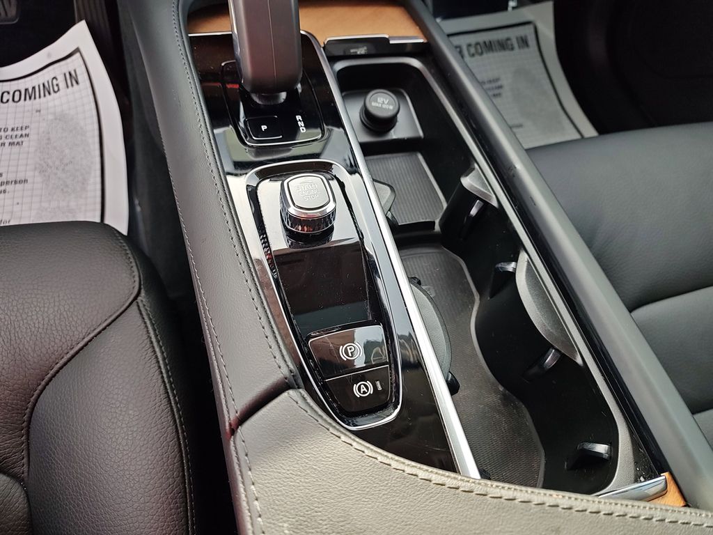 2024 Volvo XC90 Plus photo 24