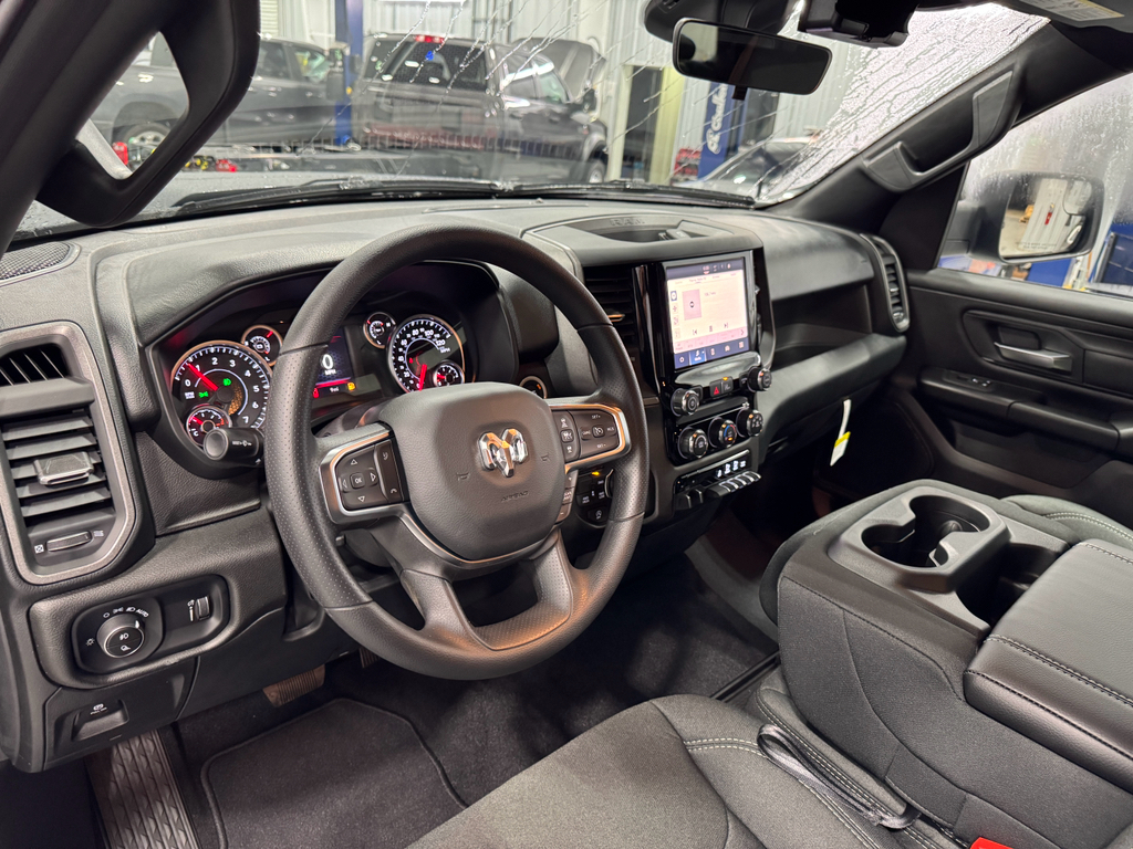 2025 Ram 1500 Tradesman photo 4