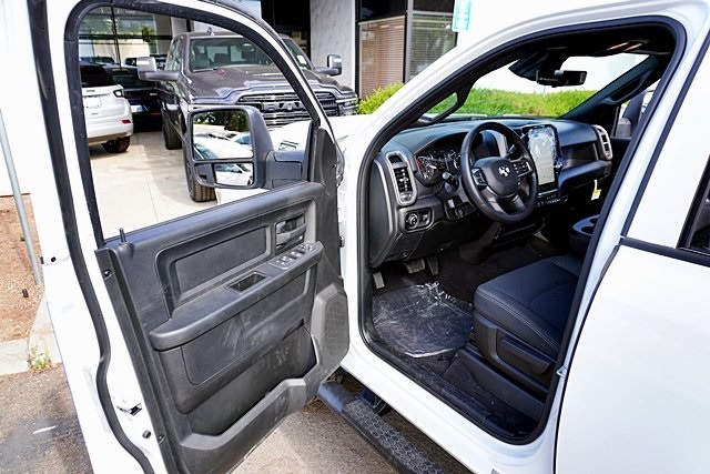 New 2026 Bright White Clear-Coat Exterior Paint RAM Tradesman image 44