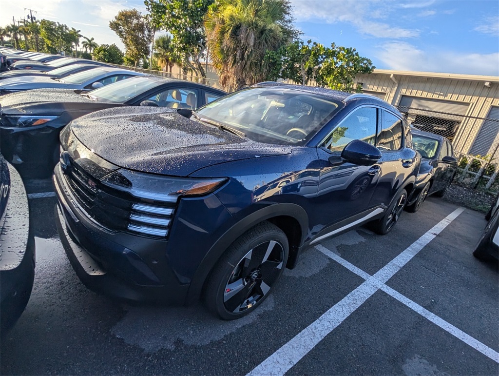 2025 Nissan Kicks SR photo 2