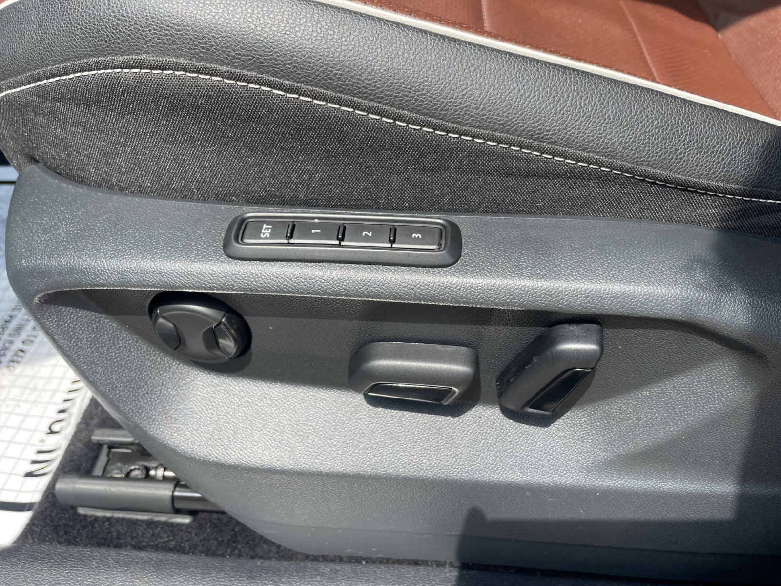 2023 Volkswagen Tiguan SEL R-Line Black photo 26