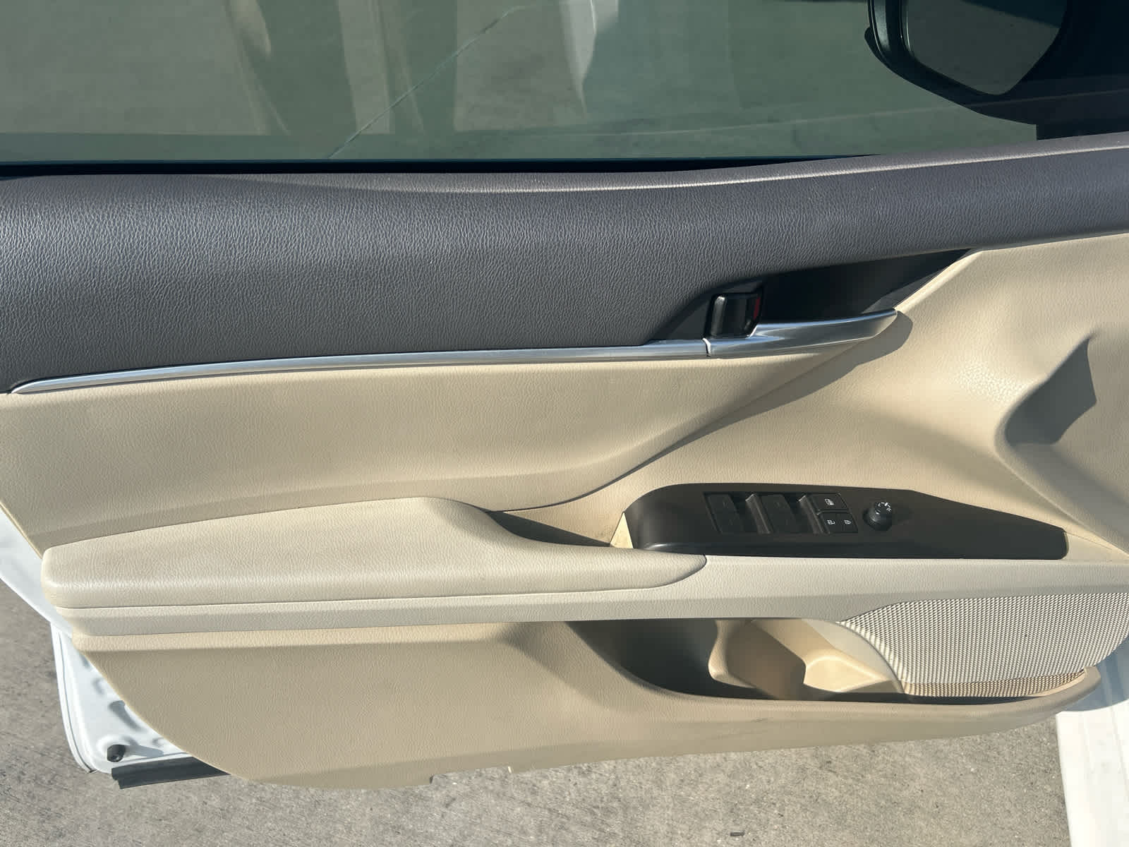 2023 Toyota Camry LE photo 5