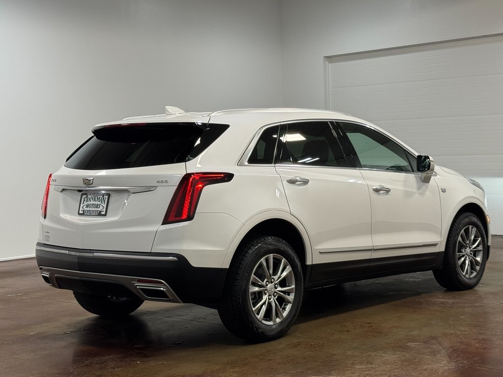 2022 Cadillac XT5 Premium Luxury photo 3