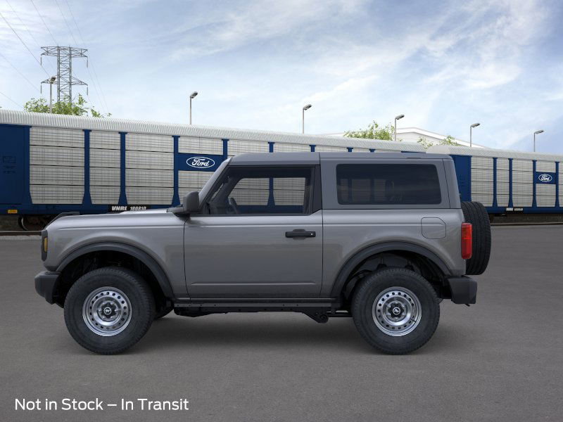 2025 Ford Bronco Base photo 2