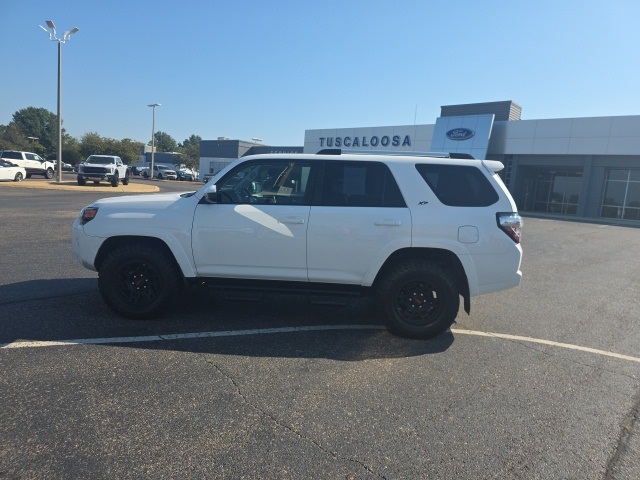 2019 Toyota 4Runner SR5 photo 5