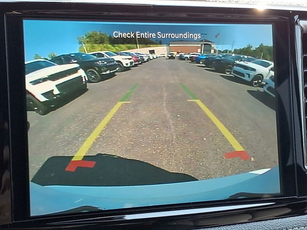 2026 Chrysler Pacifica photo 16