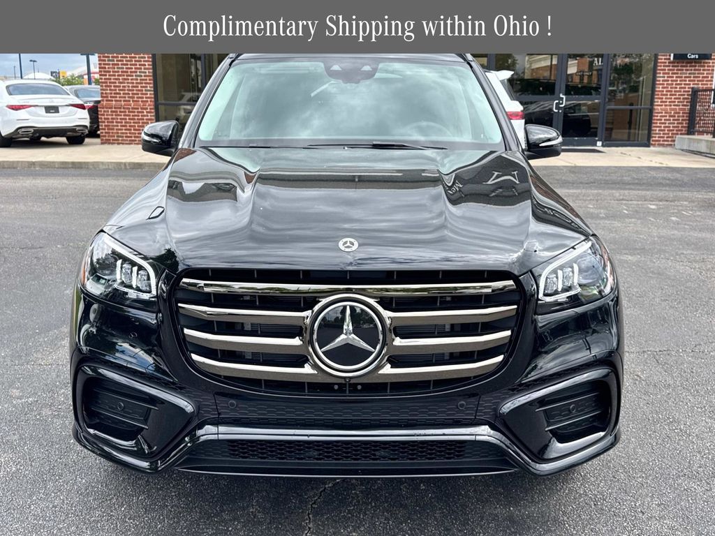 2025 Mercedes Benz GLS 450 4MATIC photo 2