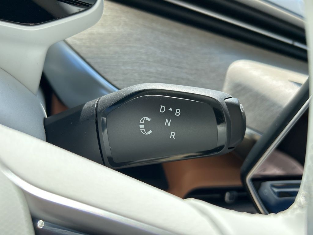 2025 Volkswagen ID. Buzz Pro Plus photo 21