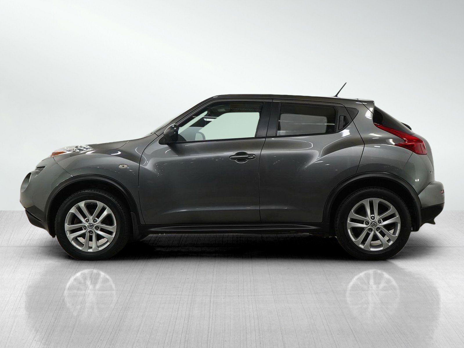 Used 2013 Nissan JUKE SV with VIN JN8AF5MV6DT216188 for sale in Bloomington, Minnesota