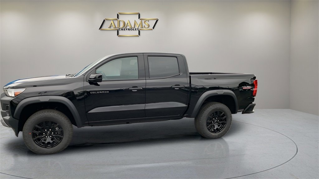 2026 Chevrolet Colorado Trail Boss photo 2