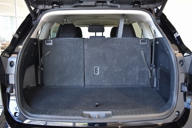 2024 Toyota Highlander LE photo 9