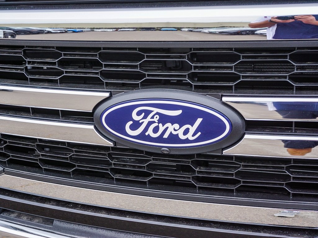 2025 Ford F-150 Lariat photo 4