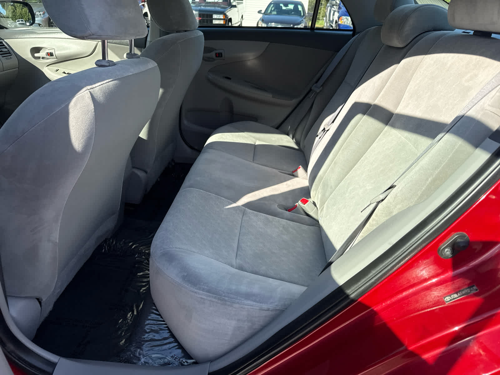 2009 Toyota Corolla LE photo 13