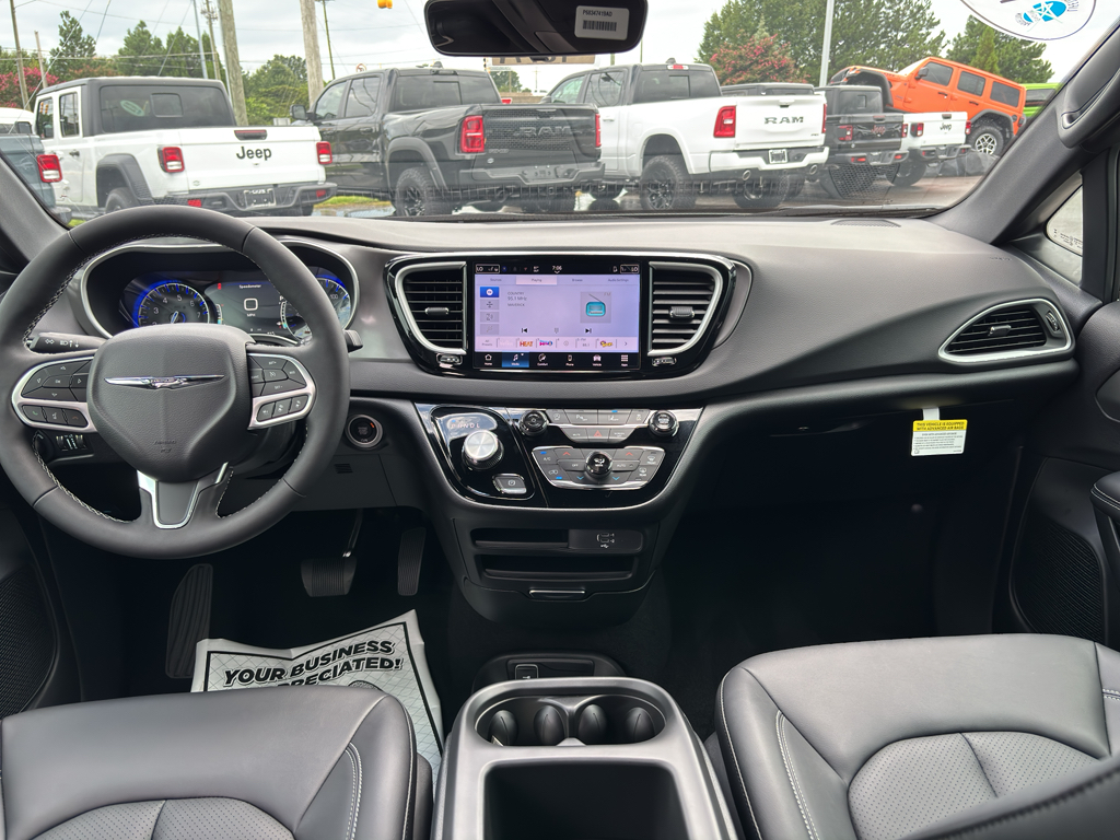 2026 Chrysler Voyager LX photo 21
