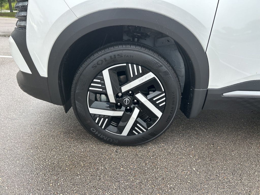 2025 Nissan Kicks SV photo 39