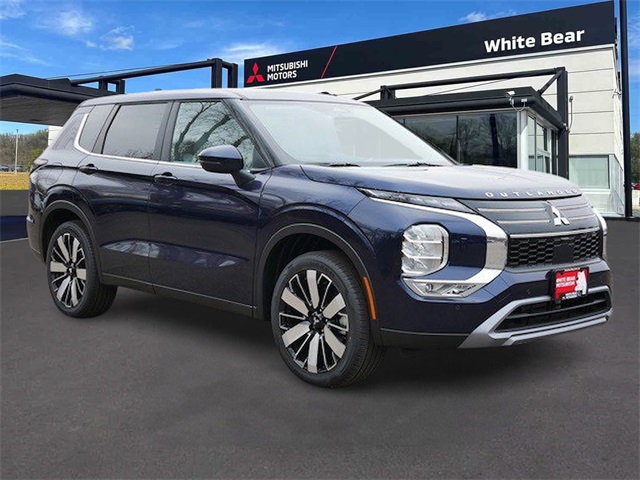 2025 Mitsubishi Outlander SE's photo