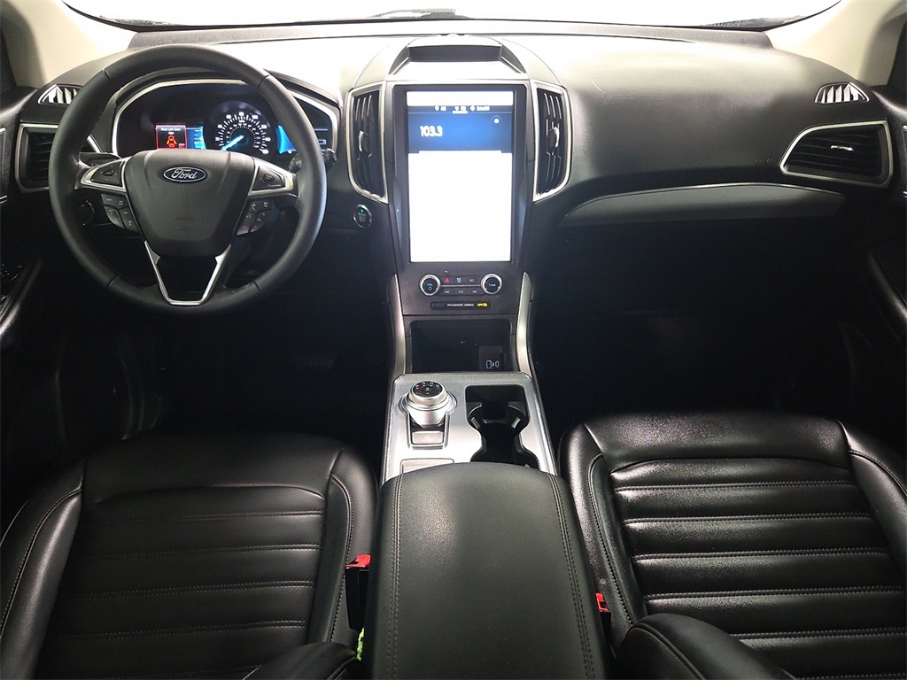 2021 Ford Edge SEL photo 2