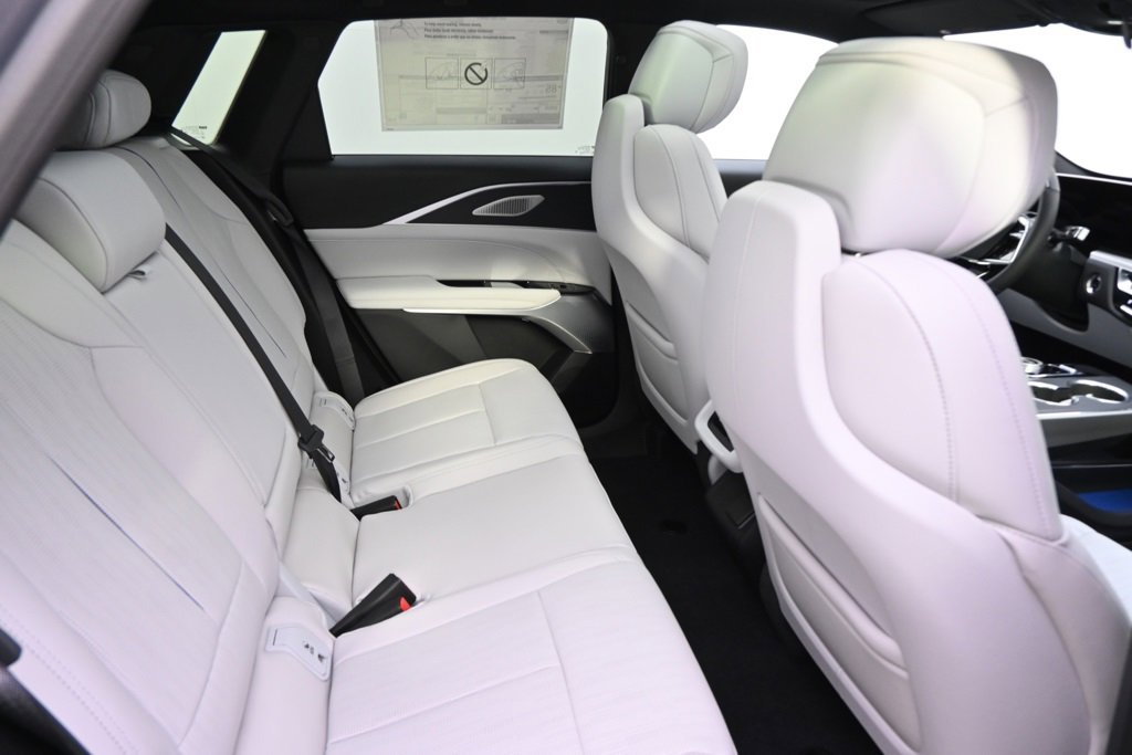 2025 Cadillac Lyriq Luxury photo 12