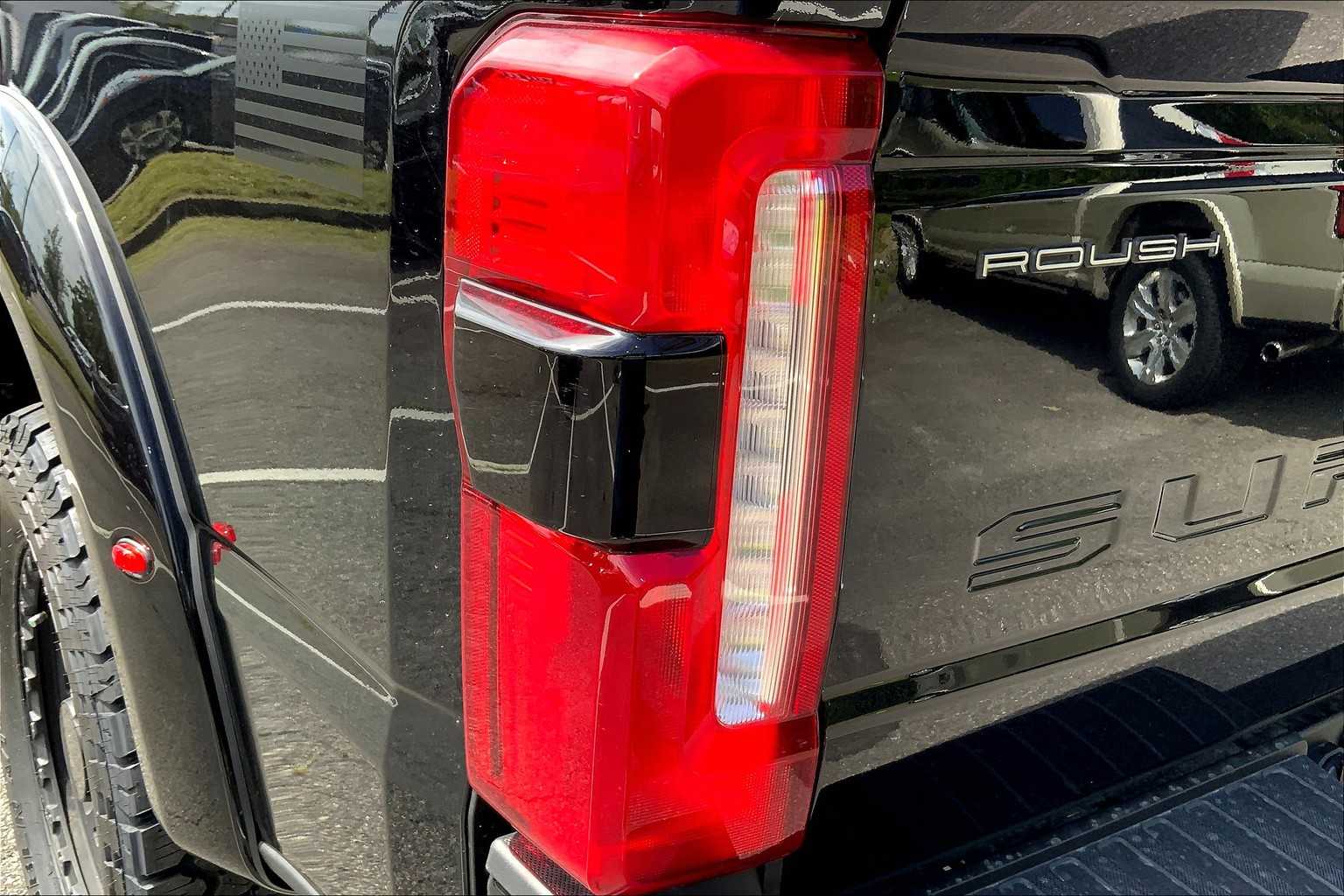 2025 Ford F-350 Lariat photo 14