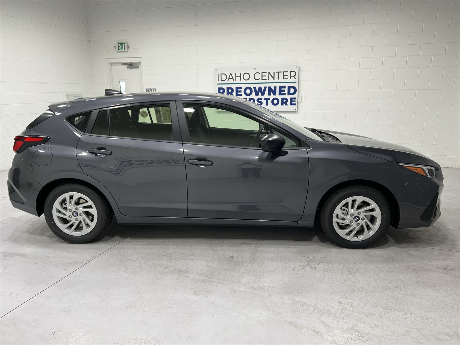 2025 Subaru Impreza Base photo 8